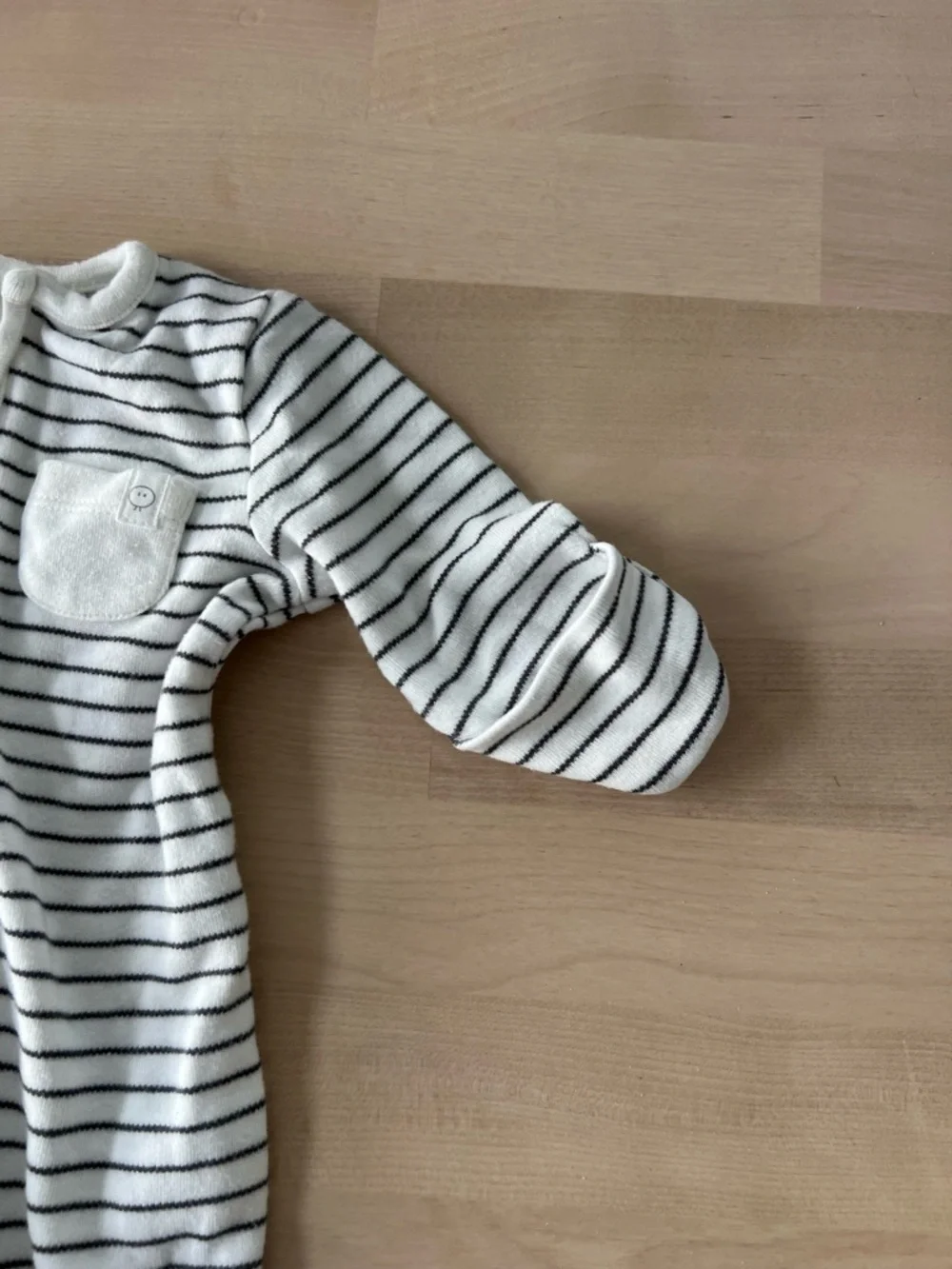 Mori Newborn Baby Onesie Organic Cotton Zipper Black and White Stripes